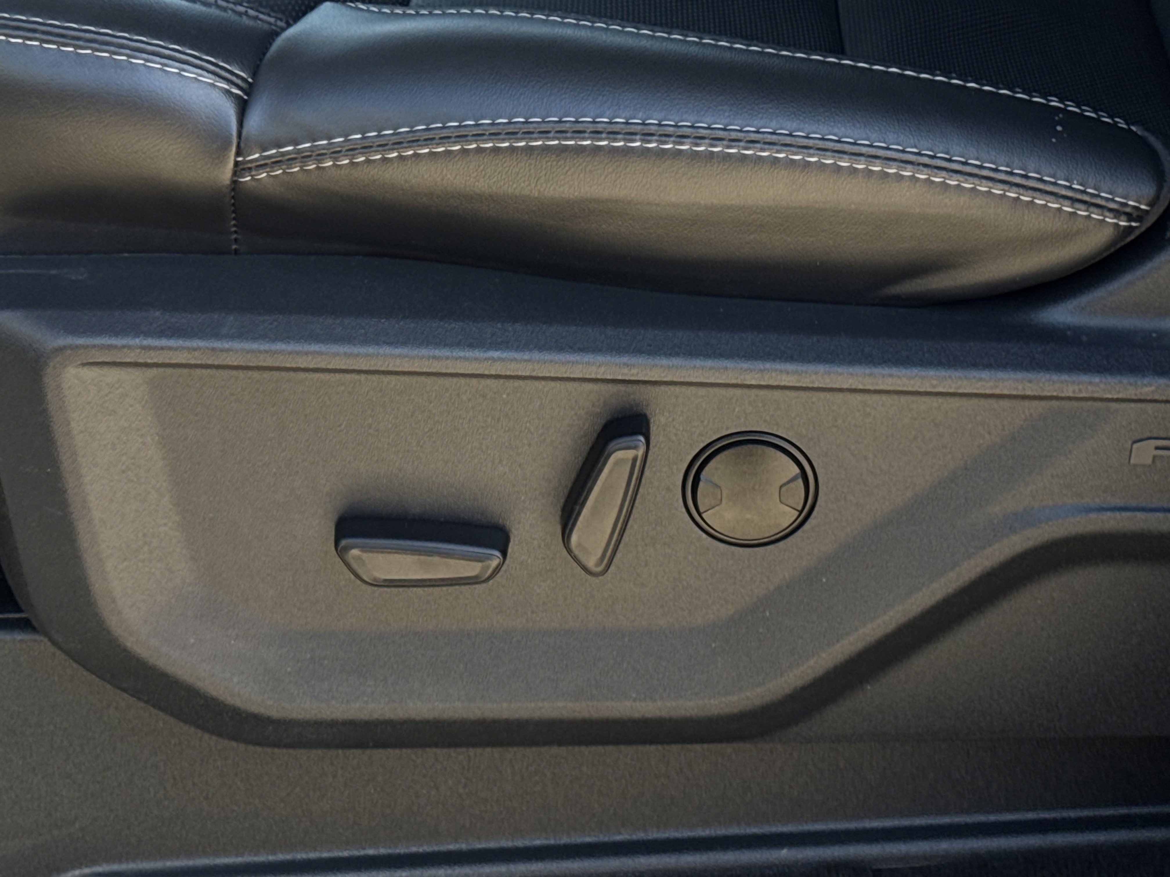 Used 2025 Ford Expedition Max Platinum image 18