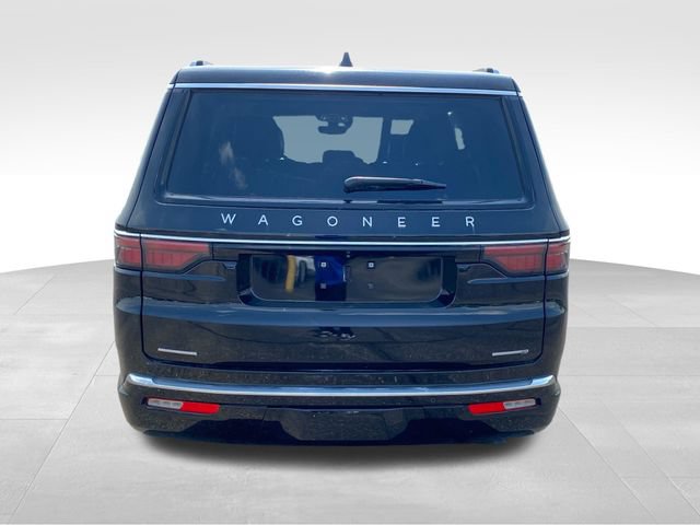 Used 2023 Jeep Wagoneer Series III w/ Preferred Equipment Group AWD/4WD image 4