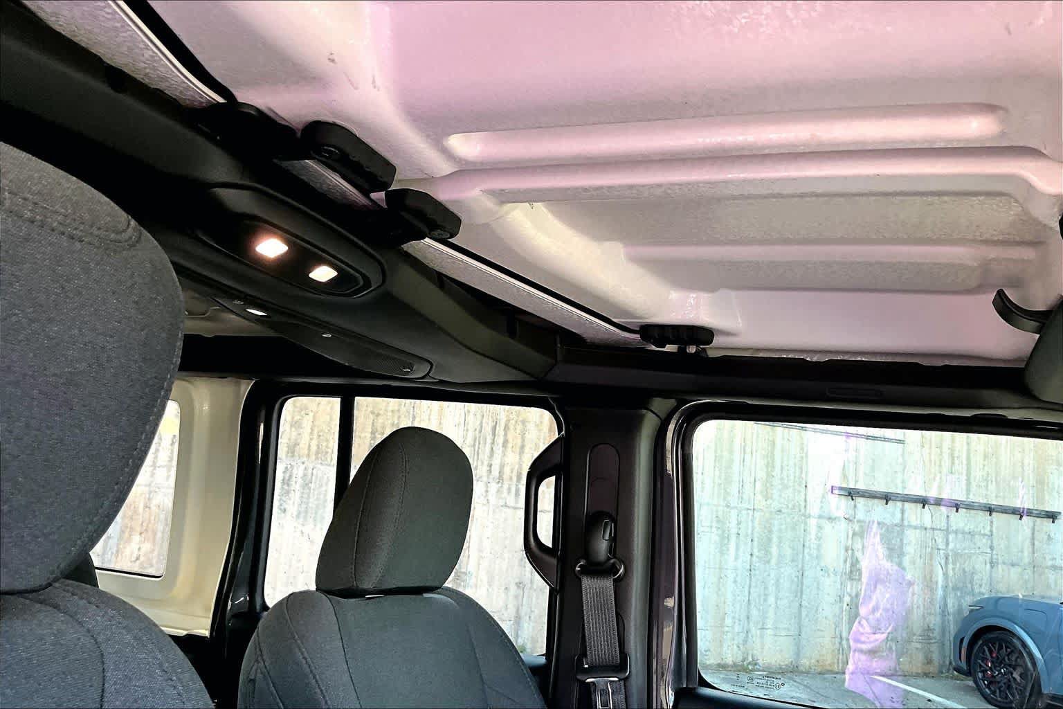 Used 2025 Jeep Wrangler Unlimited Sport AWD/4WD image 14