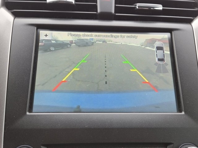 Used 2017 Ford Fusion SE w/ Equipment Group 201A image 7