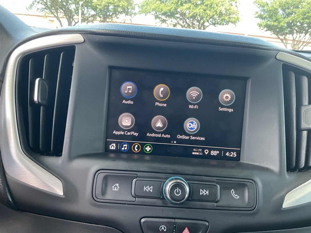 Used 2024 GMC Terrain SLE FWD image 18
