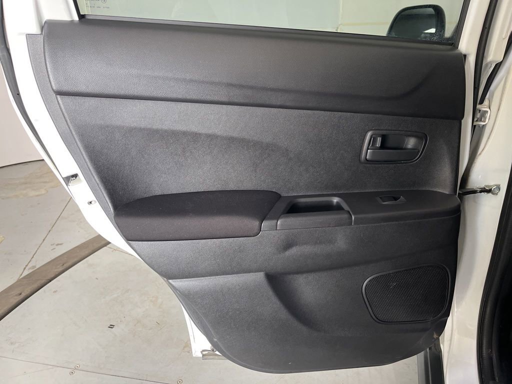 Used 2015 Mitsubishi Outlander Sport ES image 28