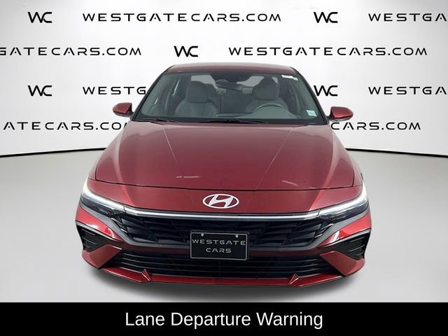 Used 2025 Hyundai Elantra SE image 4
