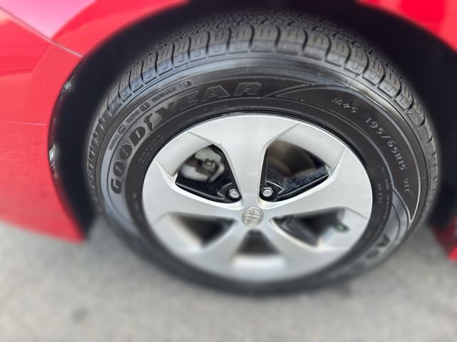 Used 2015 Toyota Prius Two FWD image 18