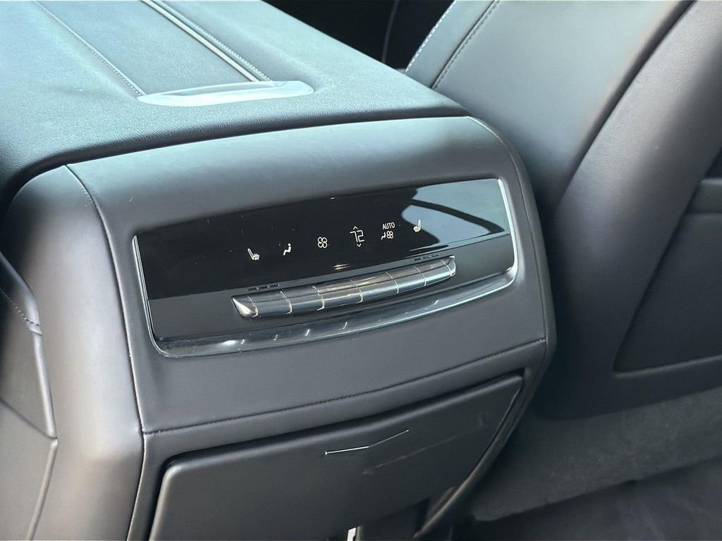 Used 2023 Cadillac Escalade Sport Platinum w/ LPO, ONYX Package image 27