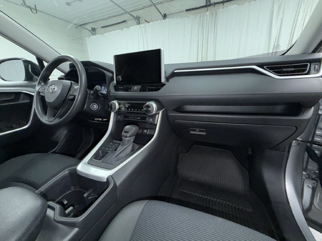 Certified 2024 Toyota RAV4 LE AWD/4WD image 20