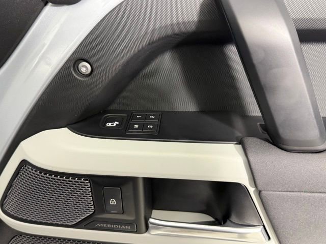 Used 2021 Land Rover Defender 90 First Edition image 24