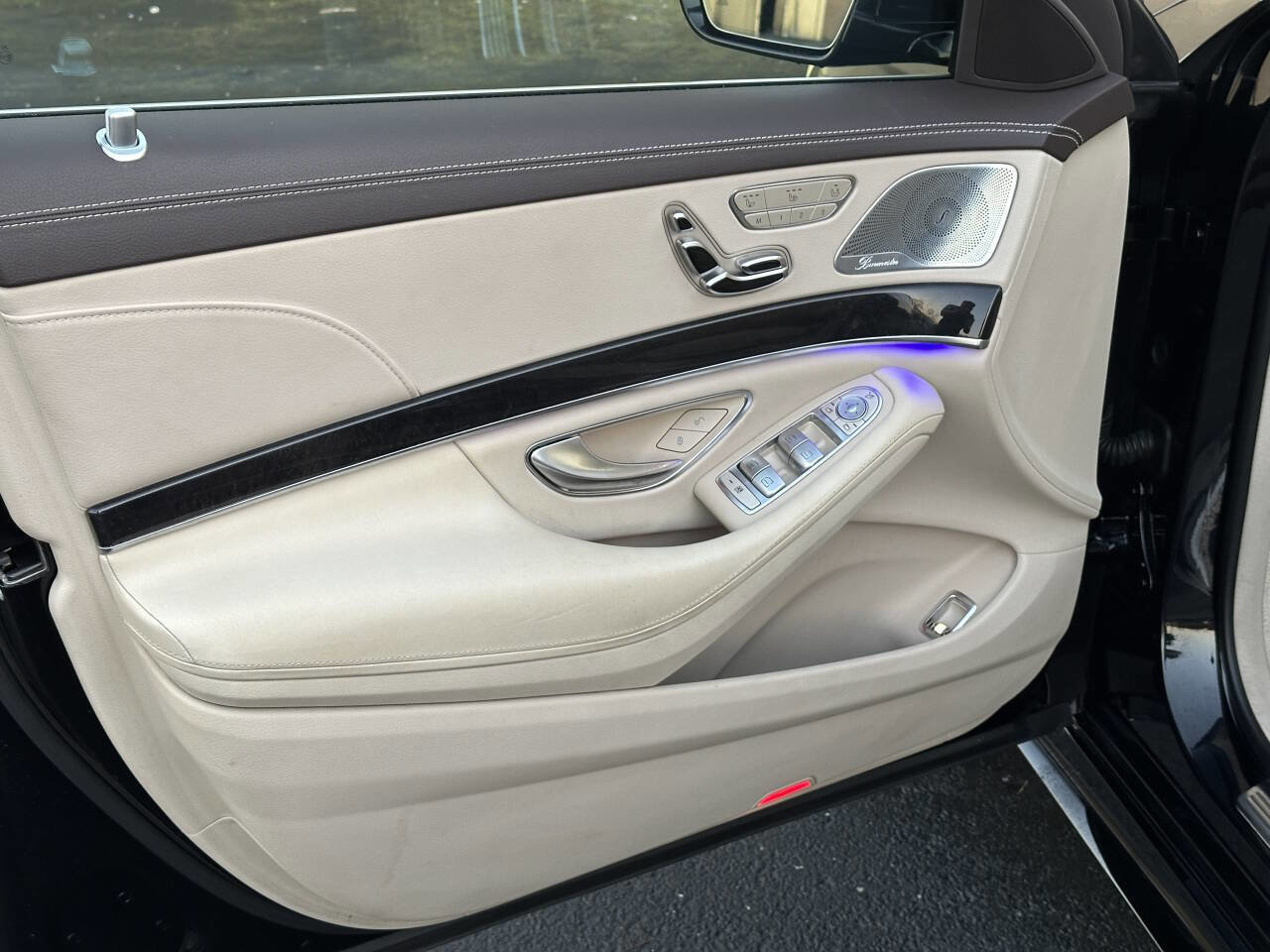 Used 2018 Mercedes-Benz S 560 Sedan image 31