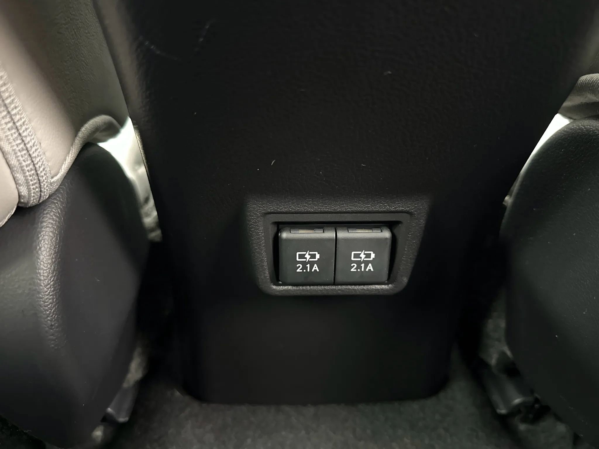 Used 2019 Lexus UX 250h 250h Luxury Sport Utility 4D image 39