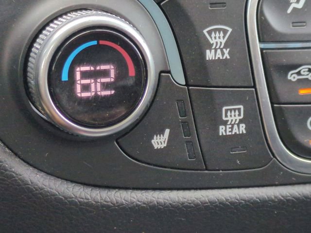 Used 2018 Chevrolet Equinox LT FWD image 26