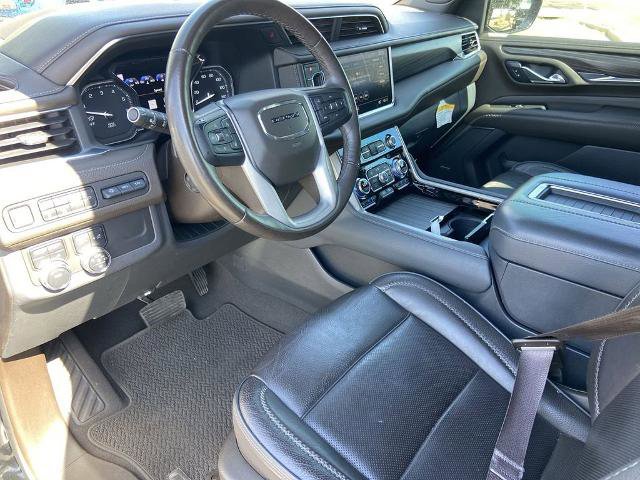 Used 2021 GMC Yukon Denali w/ Denali Premium Package image 6