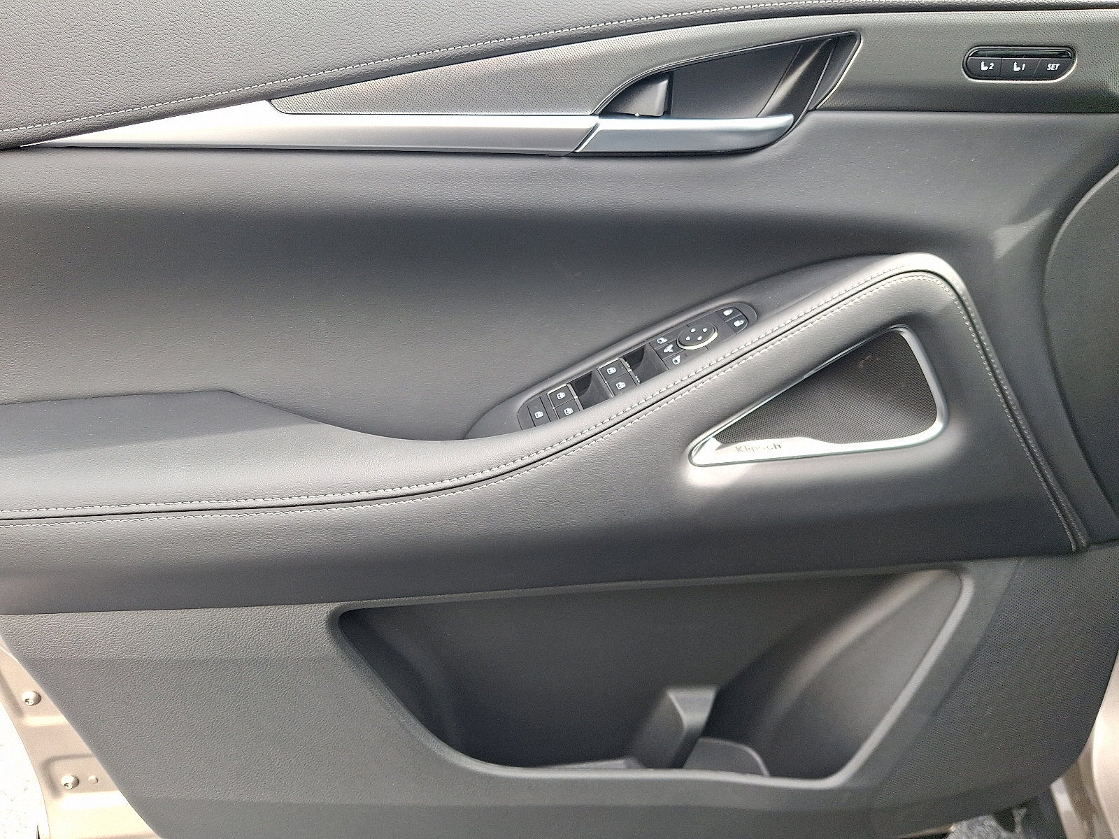 New 2026 INFINITI QX60 Luxe w/ Cargo Package image 8