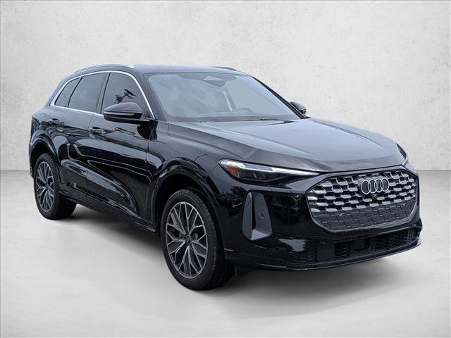 Certified 2025 Audi Q5 Premium AWD/4WD image 3
