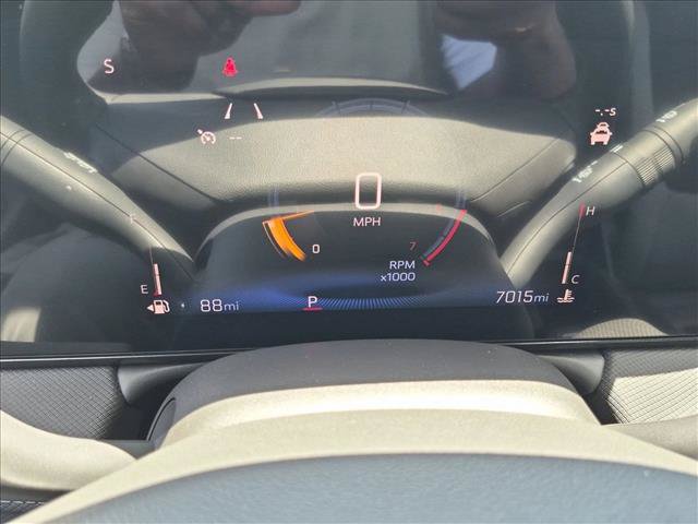 Used 2024 Chevrolet TrailBlazer LT w/ LT Cold Weather Package FWD image 11