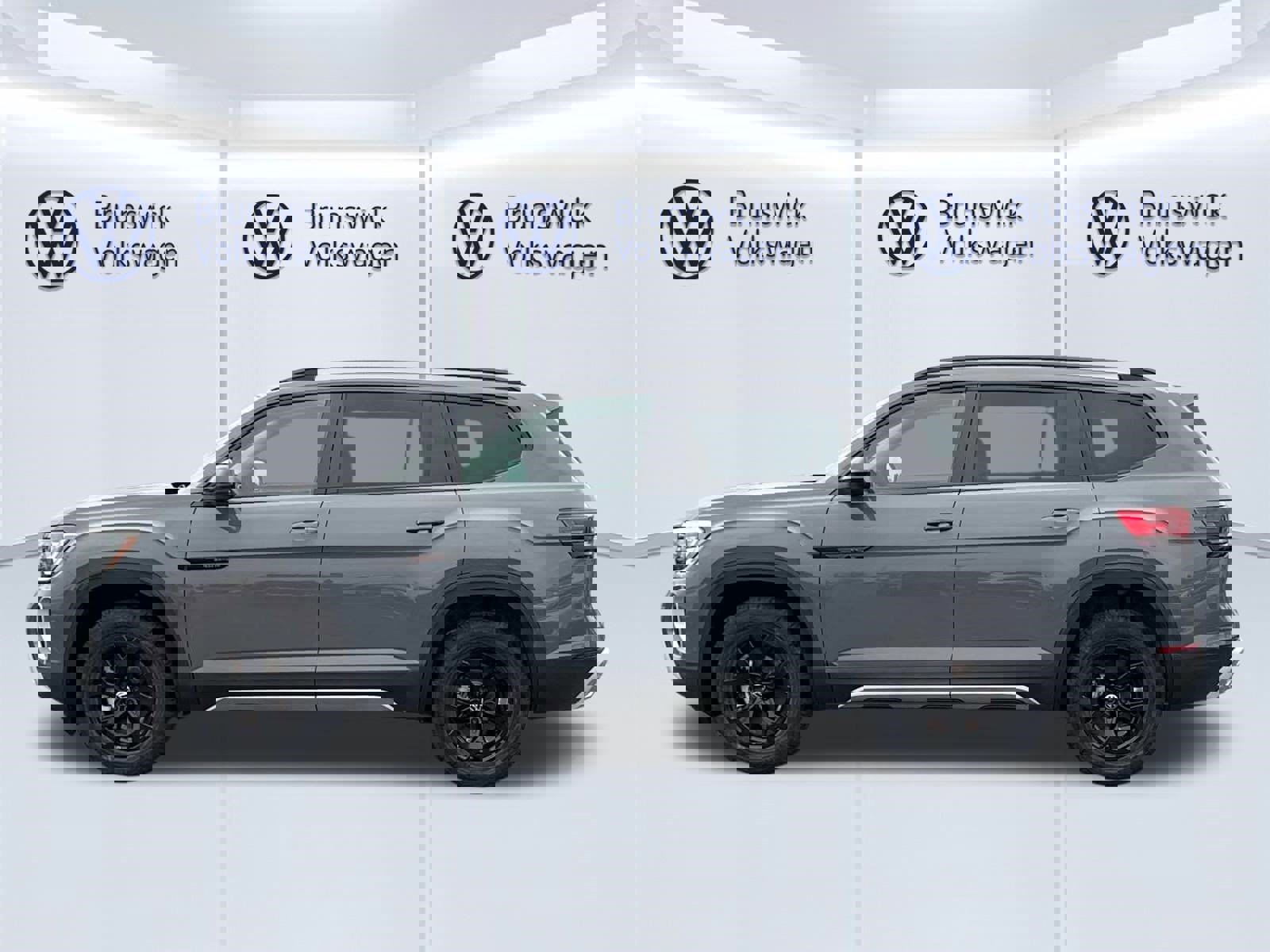 New 2026 Volkswagen Atlas Peak Edition image 3