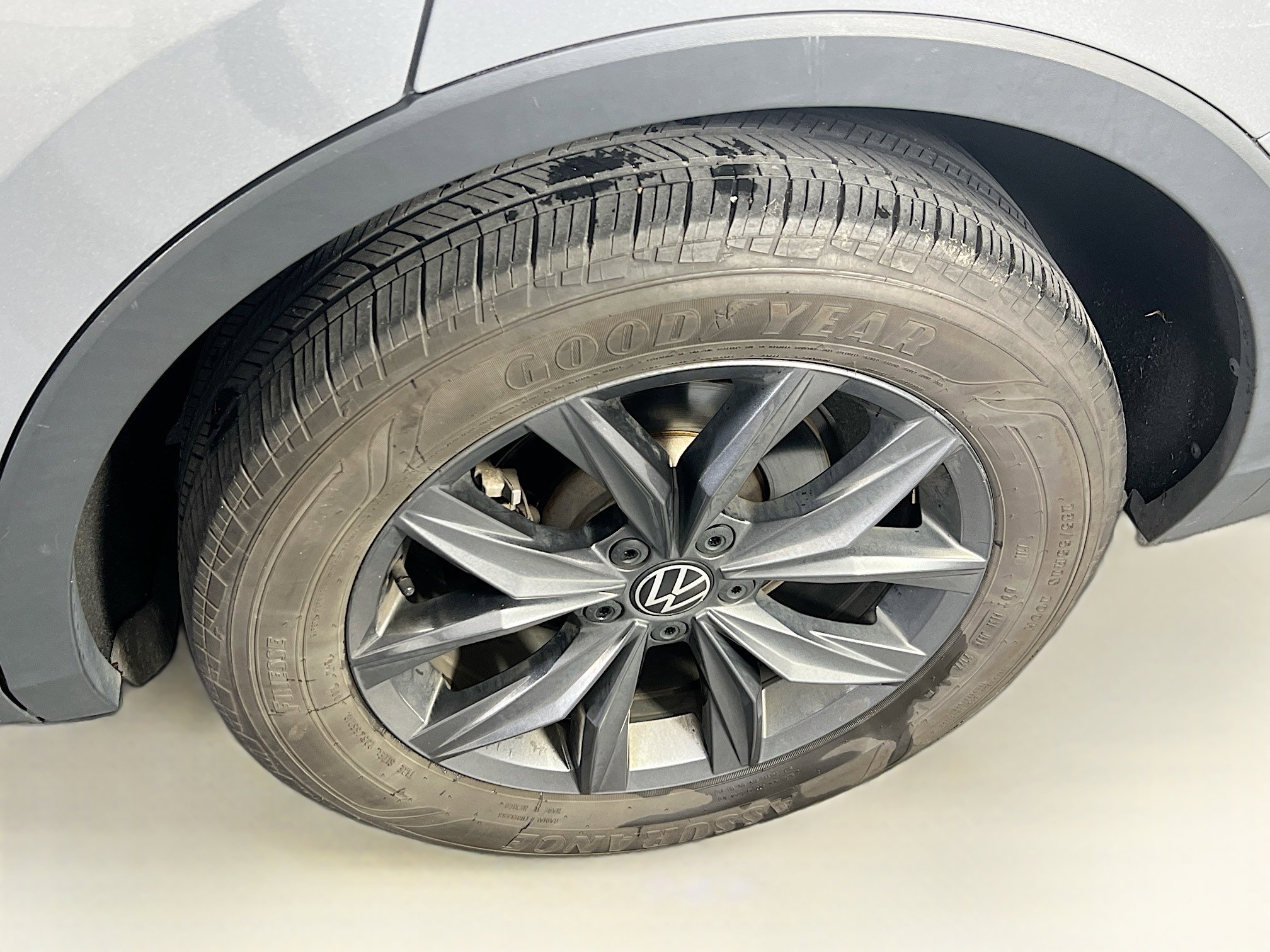 Used 2022 Volkswagen Tiguan SE AWD/4WD image 29
