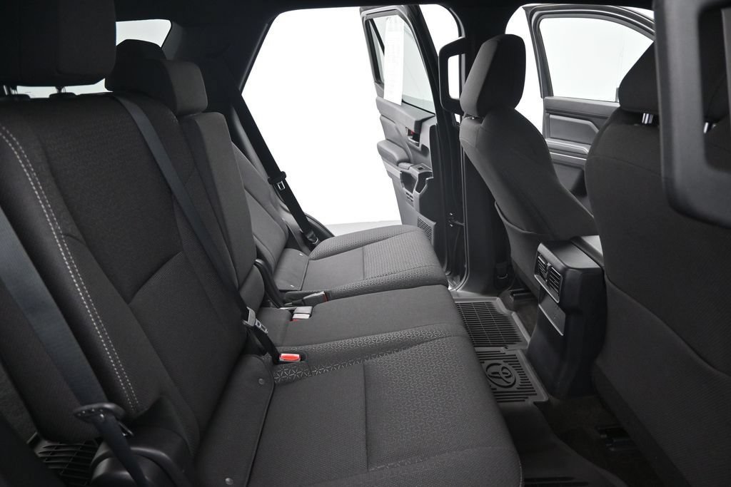 Used 2025 Toyota 4Runner SR5 AWD/4WD image 13