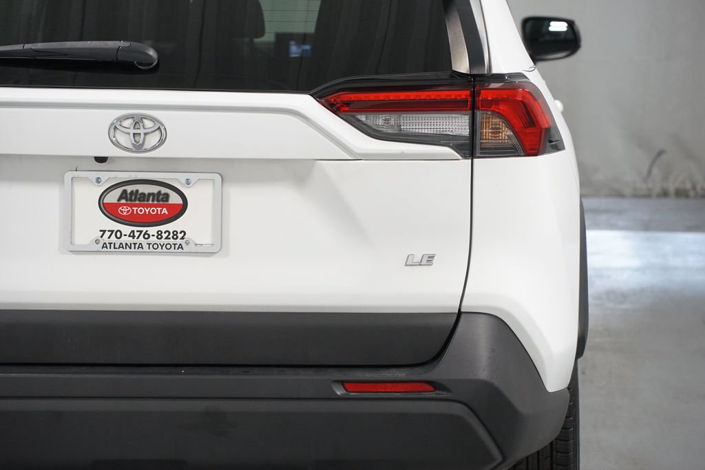 Used 2021 Toyota RAV4 LE FWD image 10