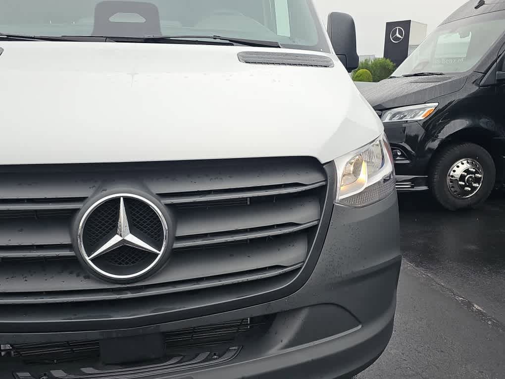 Used 2025 Mercedes-Benz Sprinter 2500 image 5