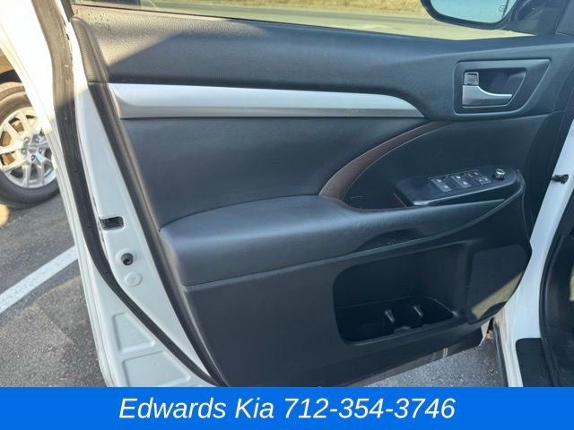 Used 2018 Toyota Highlander XLE w/ Protection Package #3 image 22