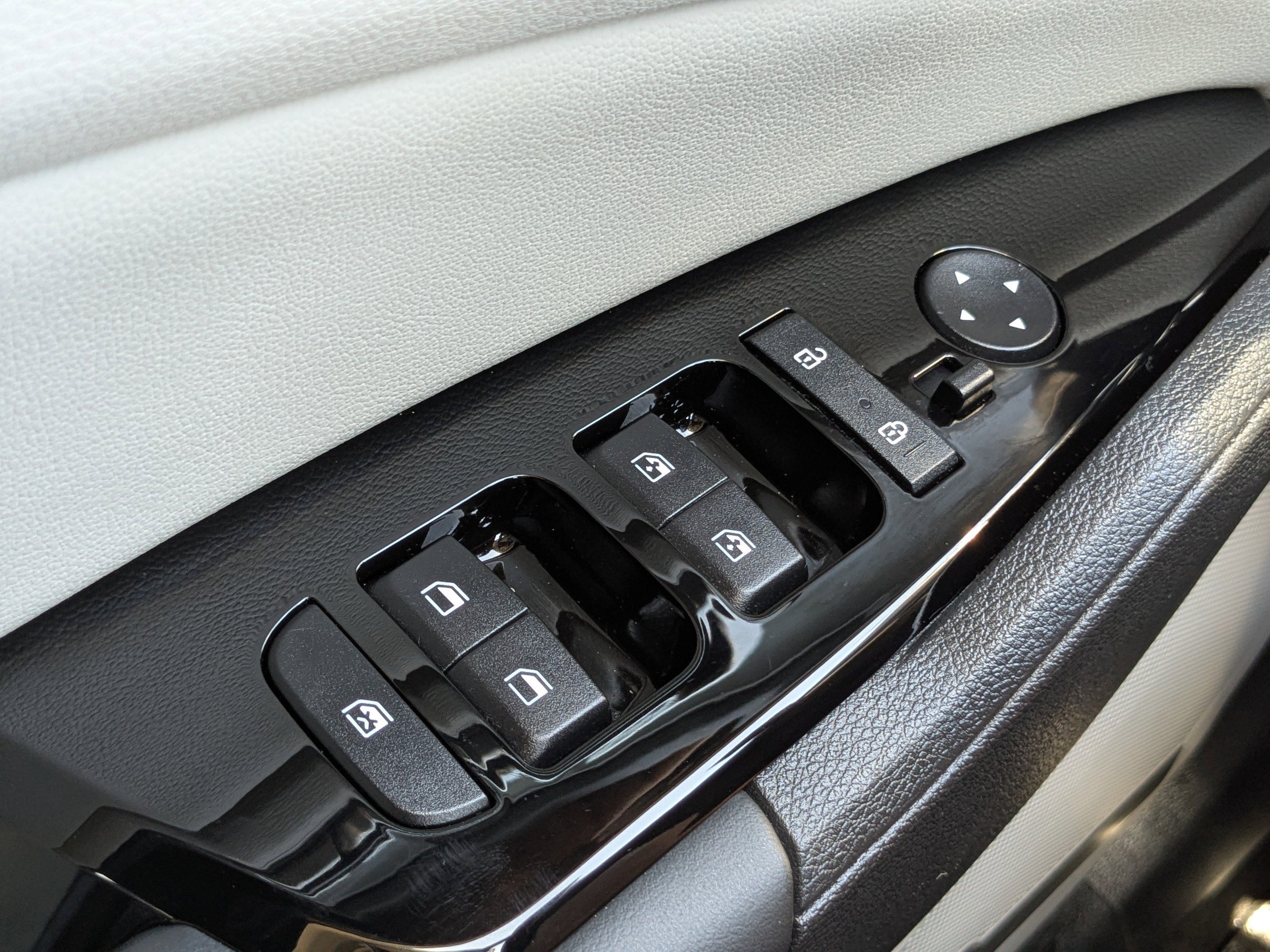 Used 2025 Kia Sportage EX FWD image 23