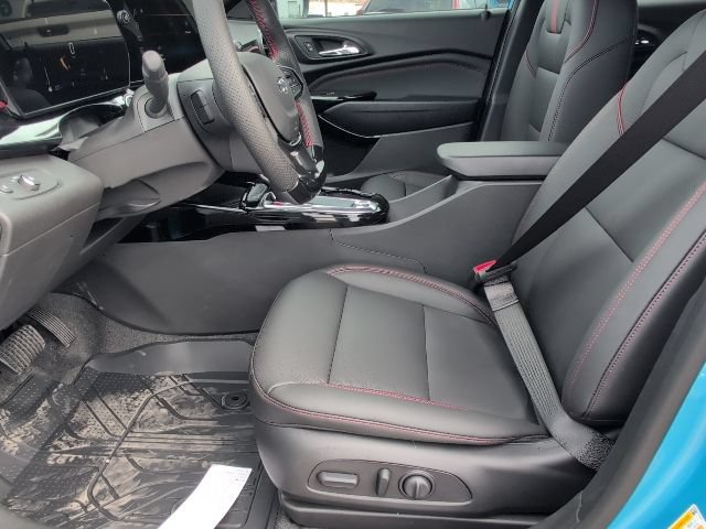 New 2026 Chevrolet Trax RS w/ Sunroof Package FWD image 10