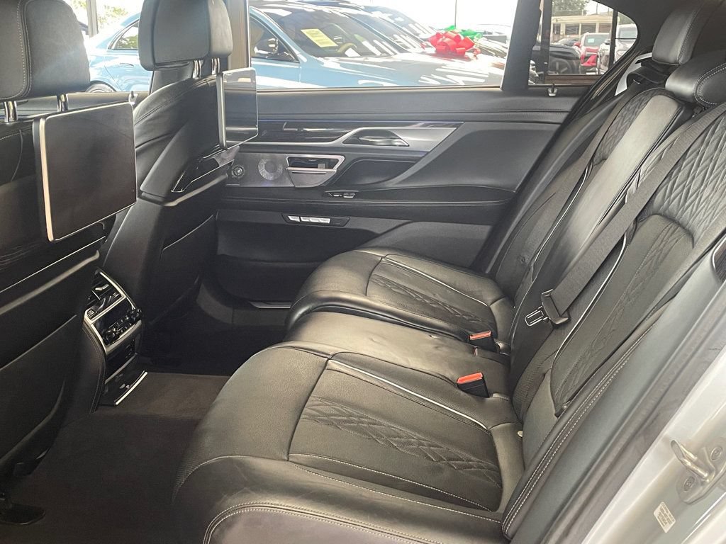Used 2018 BMW M760i xDrive w/ Luxury Rear Seating Package AWD/4WD image 22