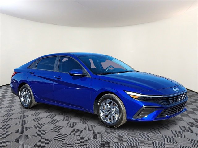 Used 2024 Hyundai Elantra SEL image 1