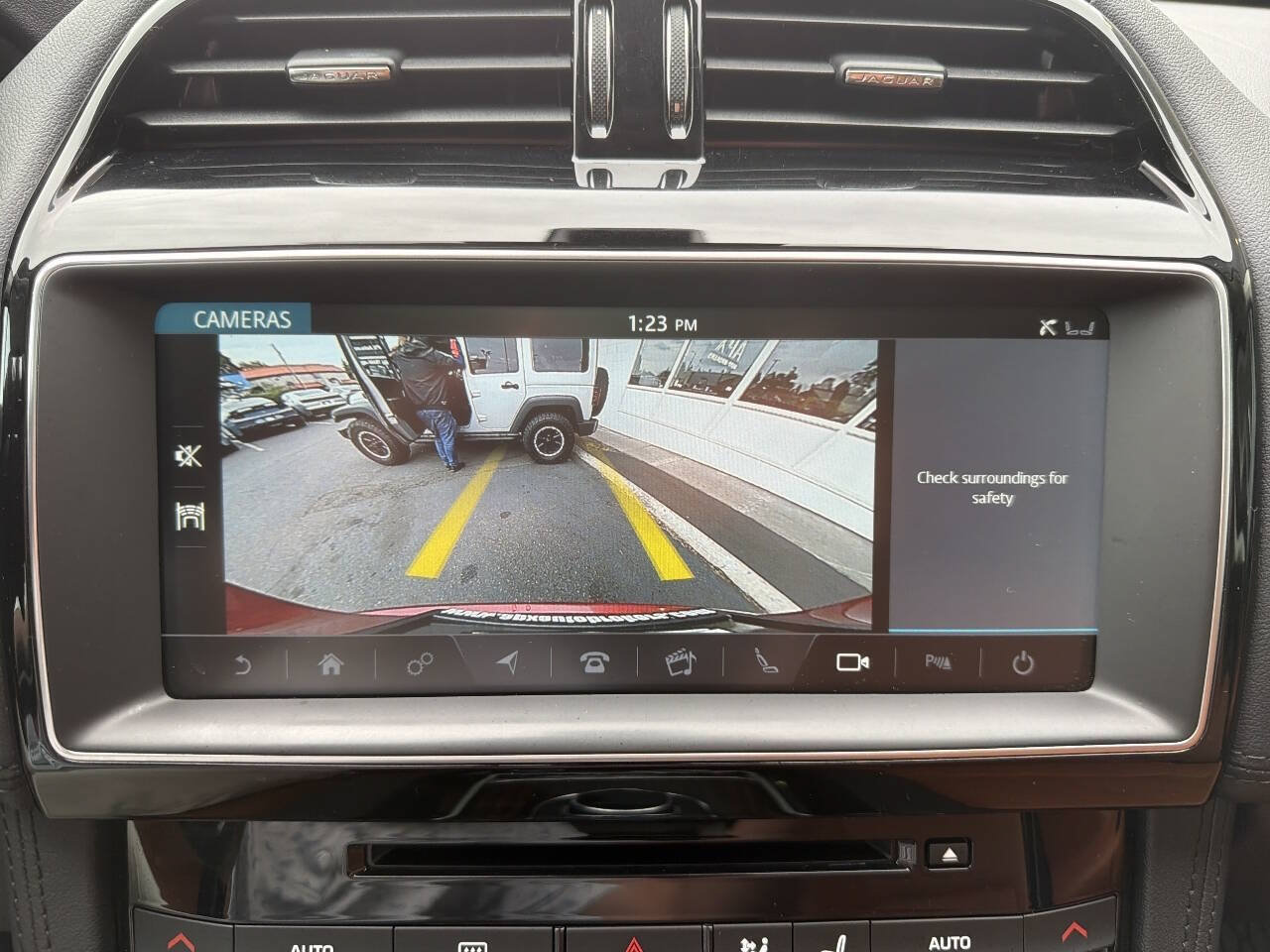 Used 2018 Jaguar F-PACE Portfolio AWD/4WD image 29