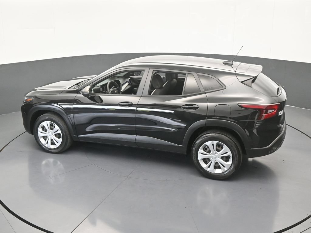 Used 2024 Chevrolet Trax LS FWD image 40