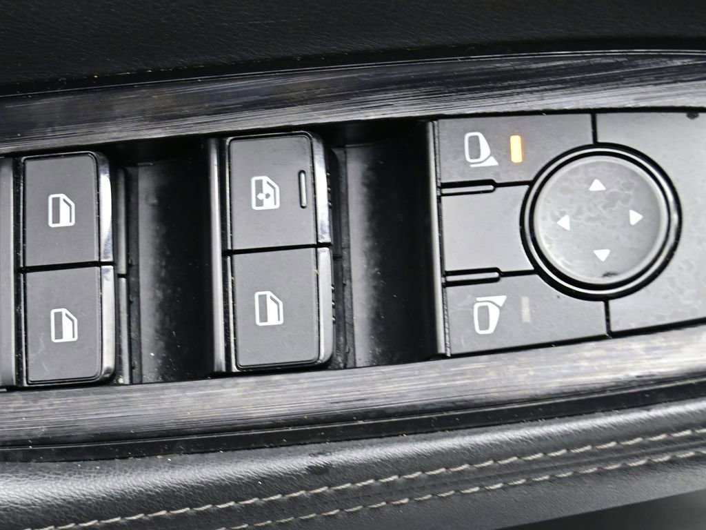 Used 2023 Nissan Rogue SV image 13