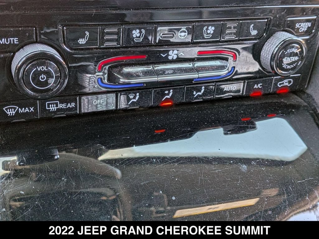 Certified 2022 Jeep Grand Cherokee Summit w/ Luxury Tech Group V RWD image 24