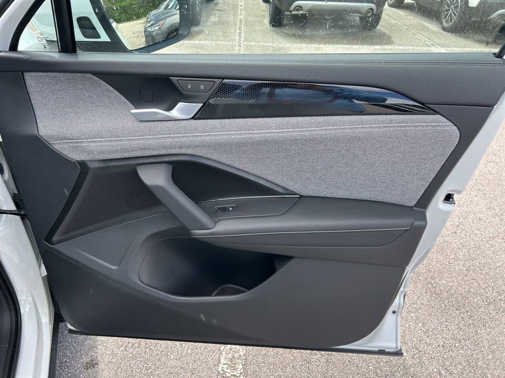 New 2025 Volkswagen Tiguan S image 35