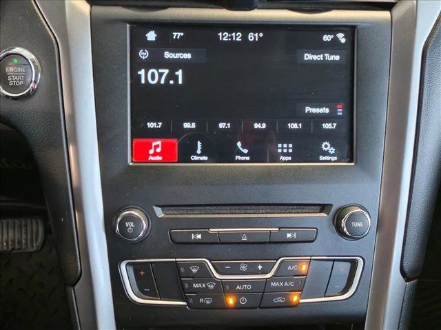 Used 2017 Ford Fusion SE w/ Fusion SE Technology Package FWD image 7