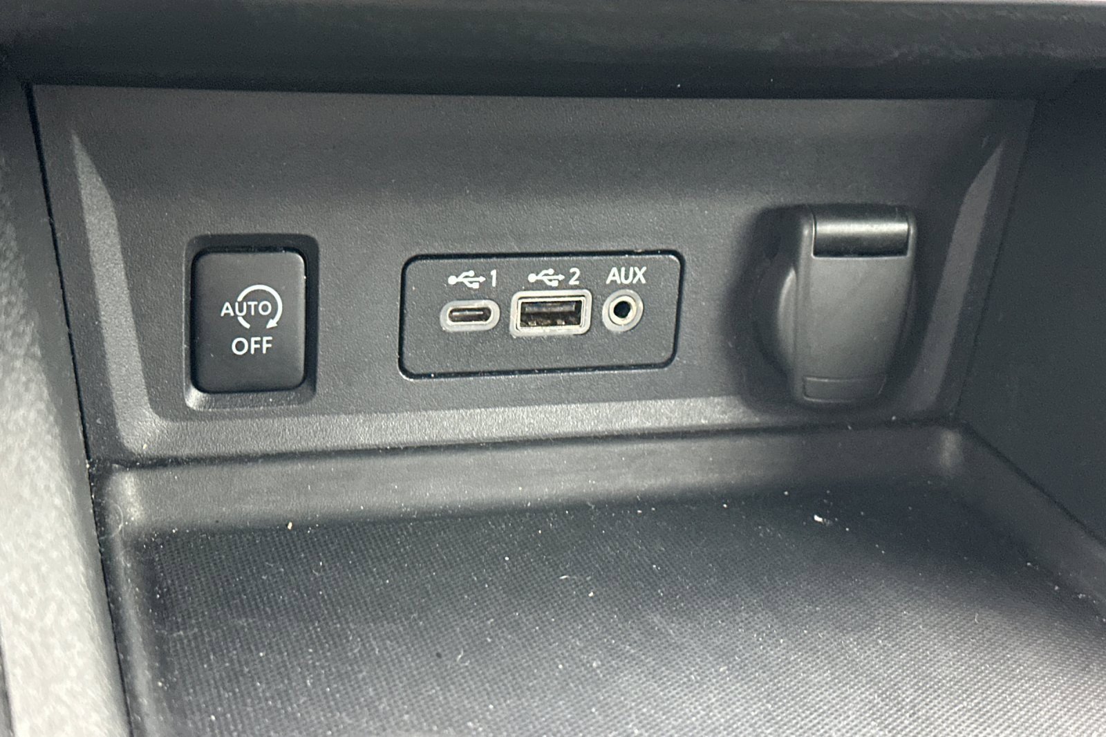 Used 2024 Nissan Sentra SV image 30