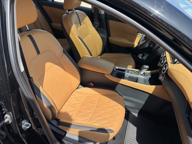 Used 2025 Nissan Sentra SV w/ SV Premium Package FWD image 22