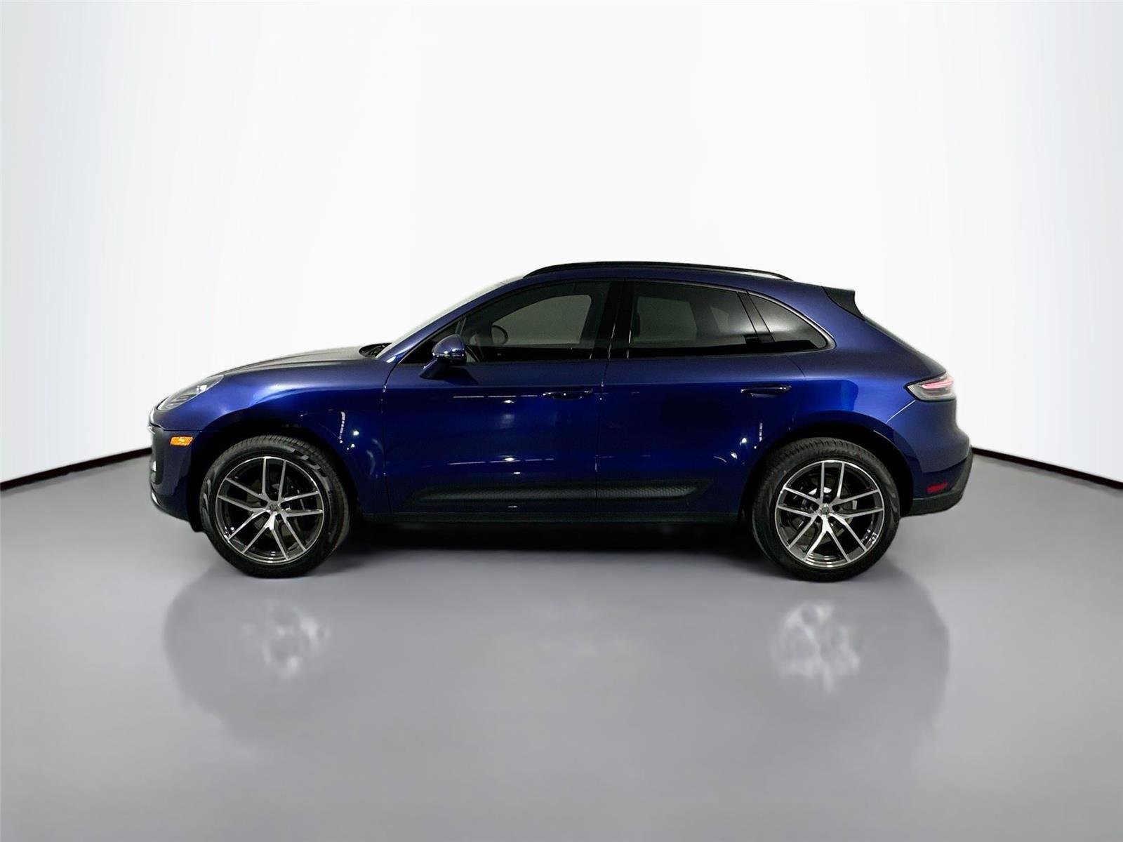 Certified 2026 Porsche Macan Turbo AWD/4WD image 2
