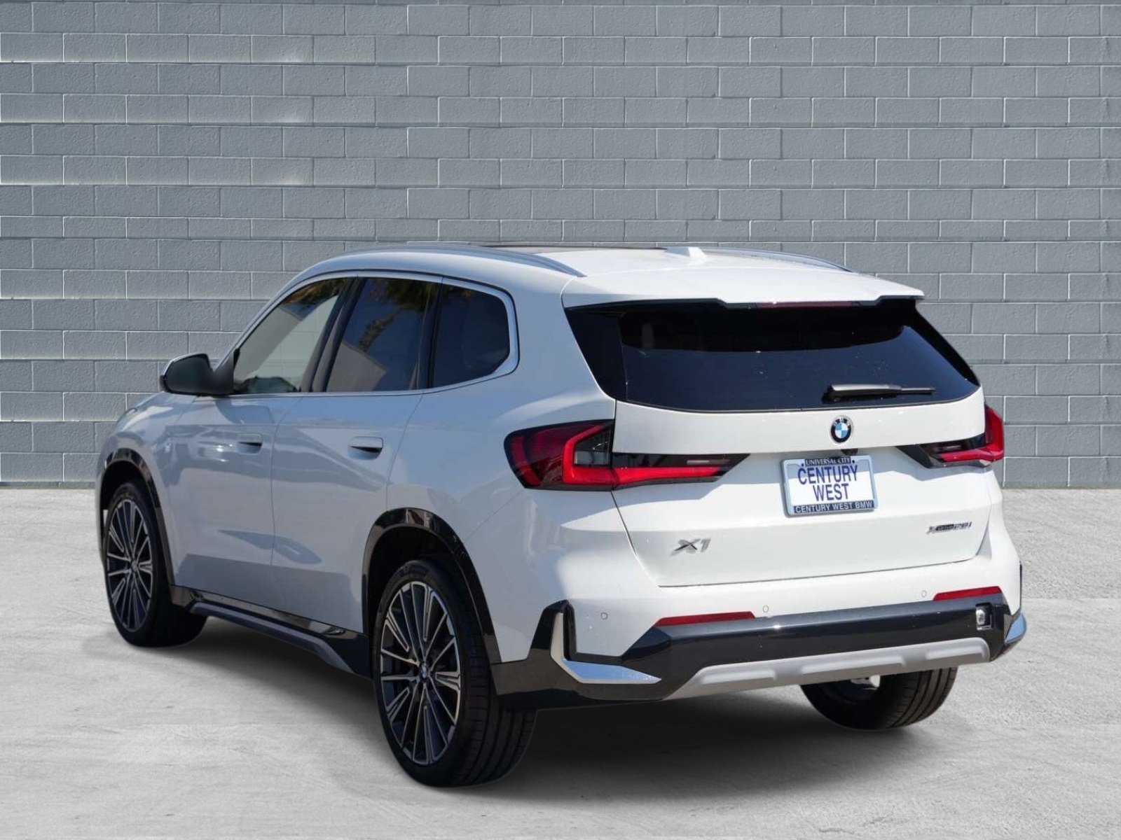New 2026 BMW X1 xDrive28i w/ Convenience Package AWD/4WD image 3