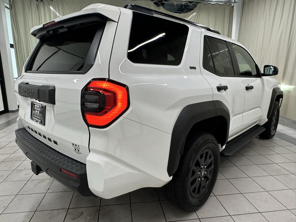 Used 2025 Toyota 4Runner SR5 AWD/4WD image 5