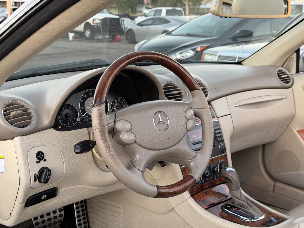 Used 2005 Mercedes-Benz CLK 320 Cabriolet image 19