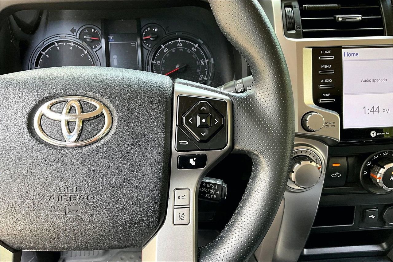 Used 2022 Toyota 4Runner SR5 AWD/4WD image 11