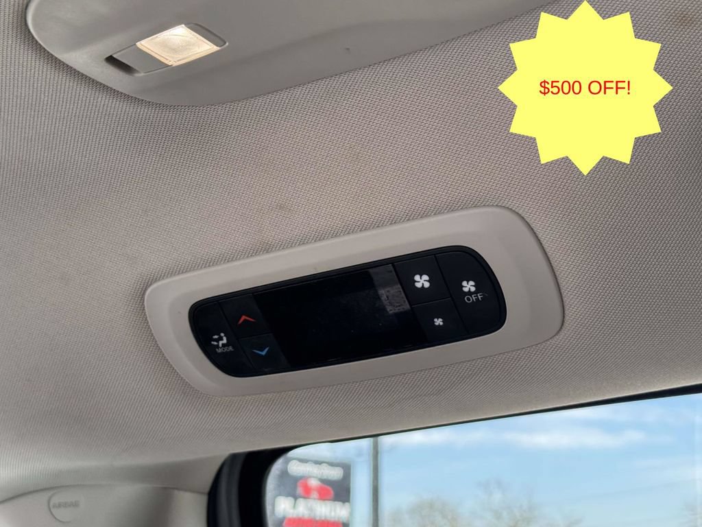 Used 2022 Chrysler Voyager LX FWD image 34