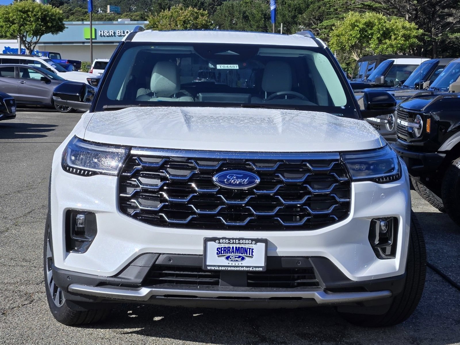 New 2026 Ford Explorer Platinum w/ LUX Leather Package AWD/4WD image 2