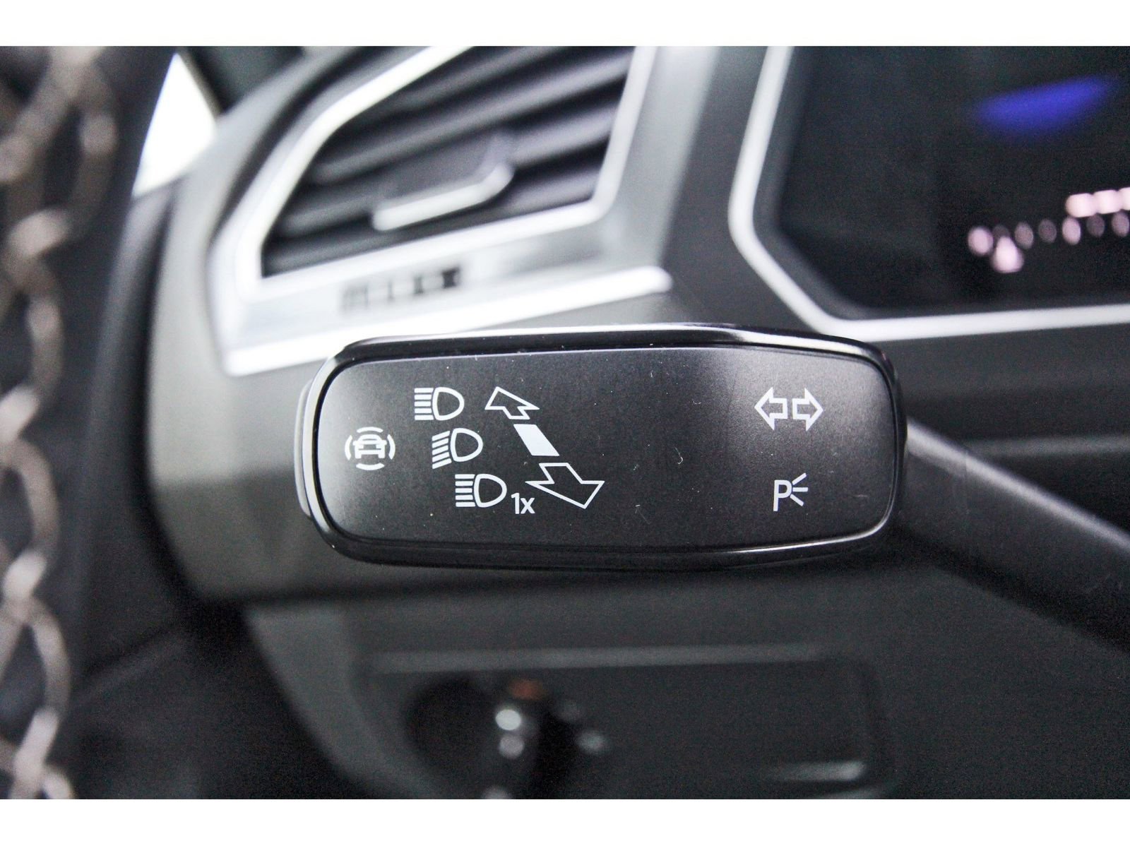 Used 2024 Volkswagen Tiguan SE w/ MDO Package, Three-Row image 21