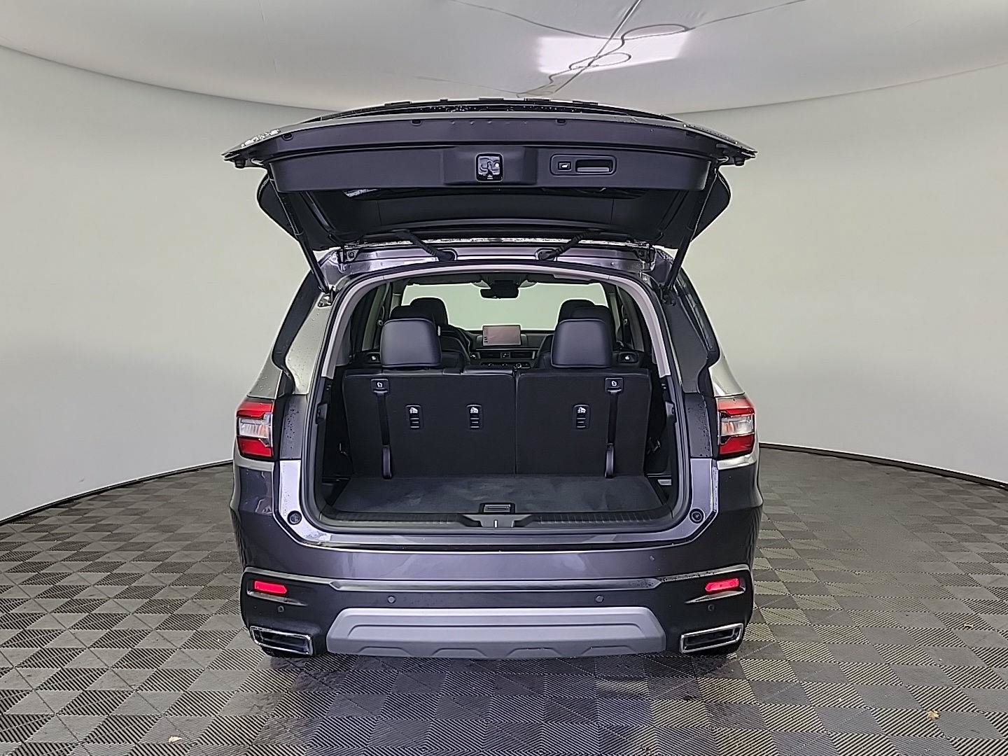 Certified 2025 Honda Pilot Touring image 6