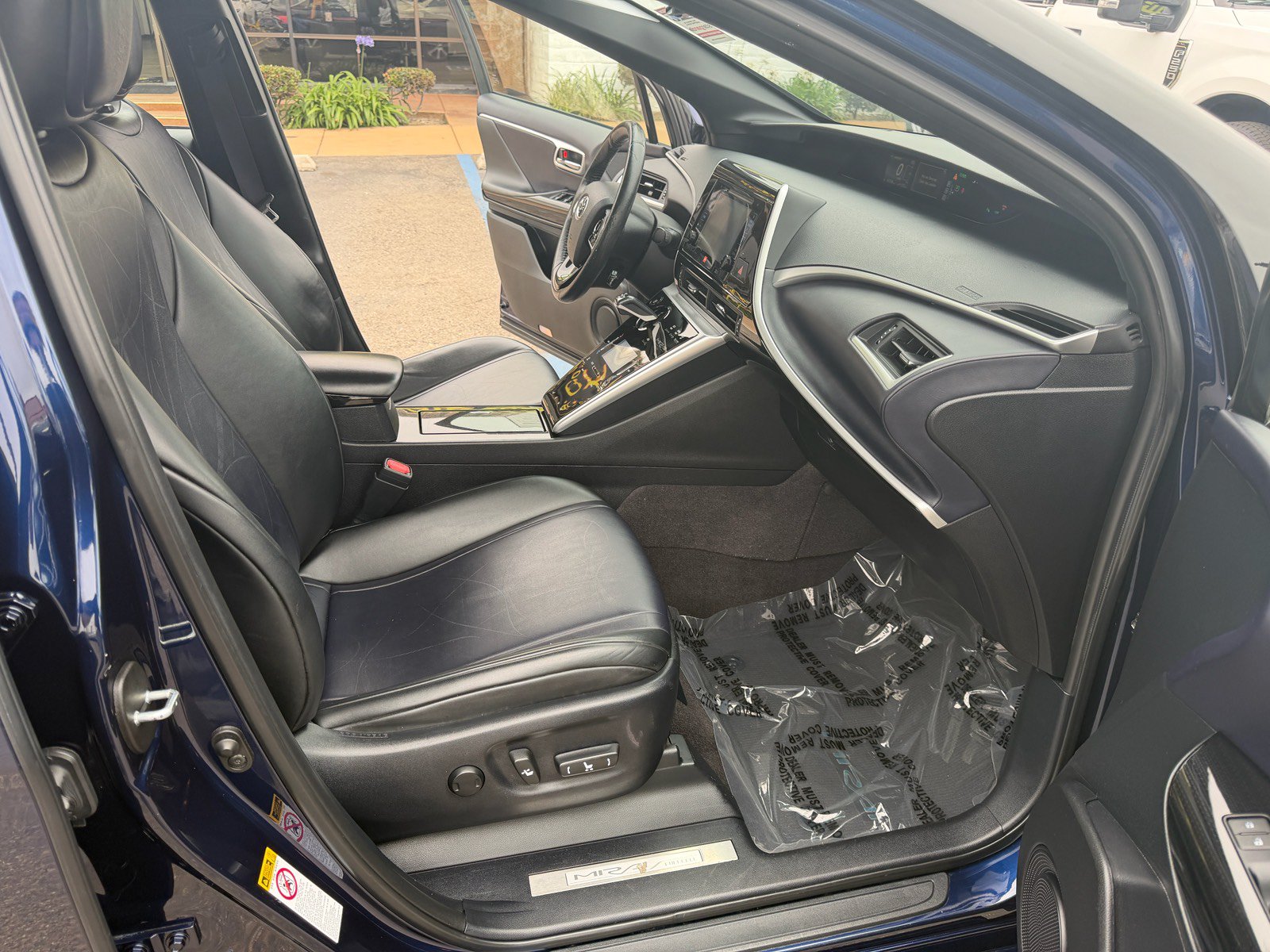 Used 2017 Toyota Mirai FWD image 16