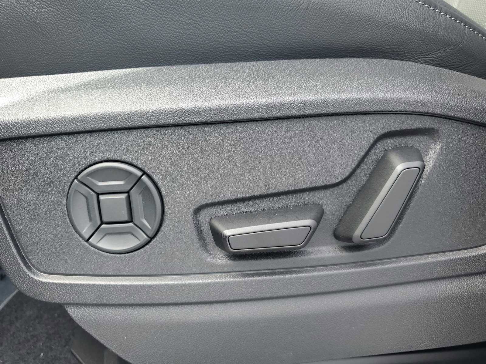 New 2025 Audi Q5 Prestige image 13