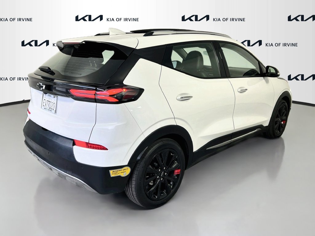 Used 2023 Chevrolet Bolt EUV Premier w/ Sun & Sound Package FWD image 7
