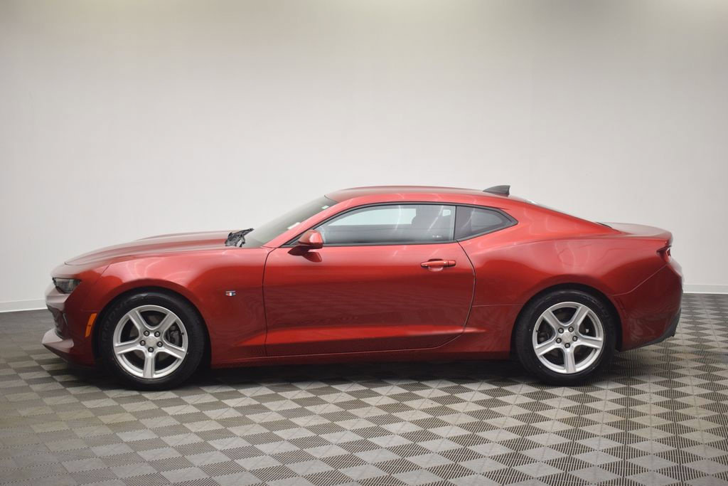 Used 2017 Chevrolet Camaro LT RWD image 8