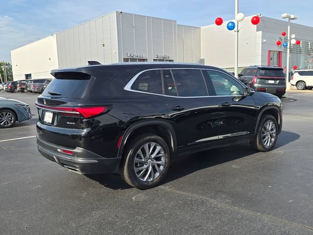 Used 2025 Buick Enclave Preferred FWD image 3
